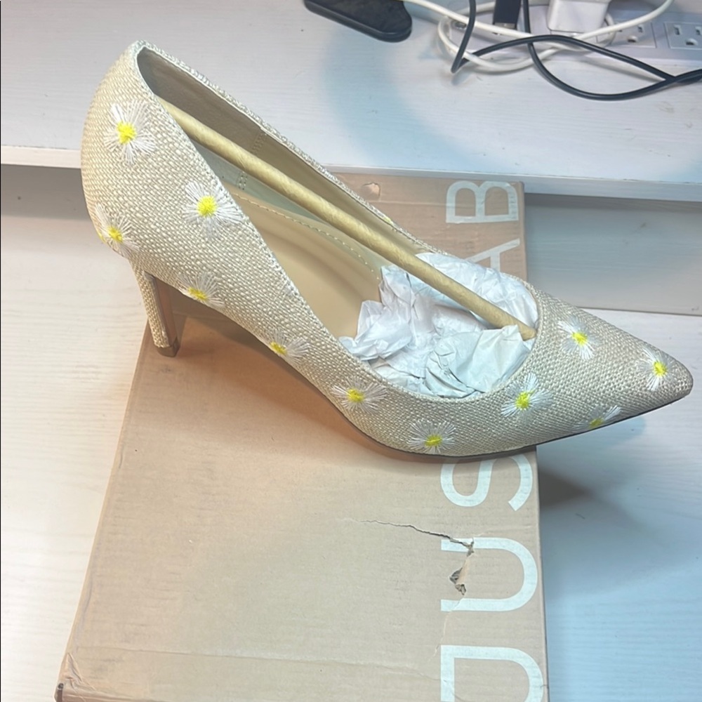 JustFab Cream Heels with Yellow Daisy Embroidery